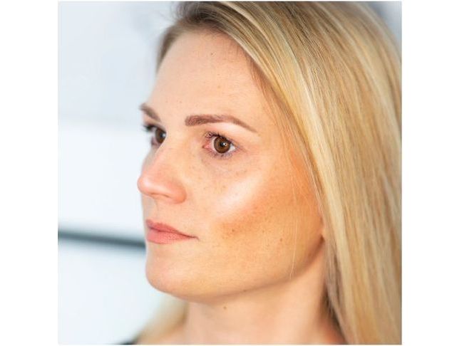 blush_highlighter_clean_makeup