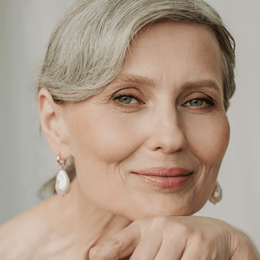 Maquillage Lumineux Pour Les Peaux Matures - Arhø Beauty