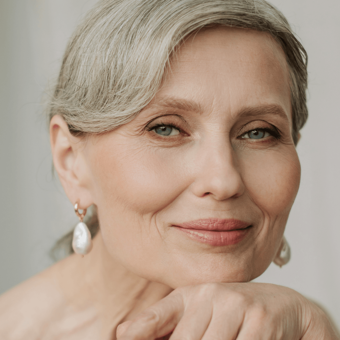 Maquillage Lumineux Pour Les Peaux Matures - Arhø Beauty